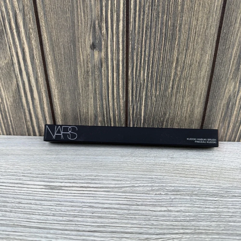 NARS Kudoki Kabuki Brush Limited Edition Makeup Brush New In Box Authentic